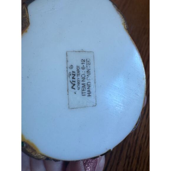 NiNi Miniature Monkey Teapot Hand Painted Resin Mini Trinket Holder - Picture 4 of 4